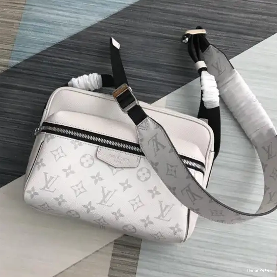 OUTDOOR LOUIS MESSENGER VUITTON 0604